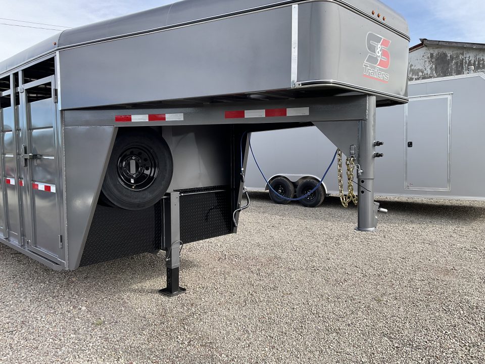 New 2027 S&S Manufacturing 24FT GN LIVESTOCK Stock / Stock Combo Trailer