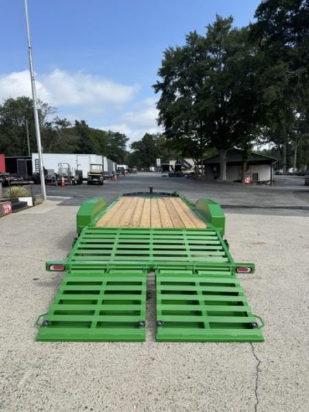 New 2027 Diamond C 82x20' Equipment, 36" Dove, Max Ramps LPX207