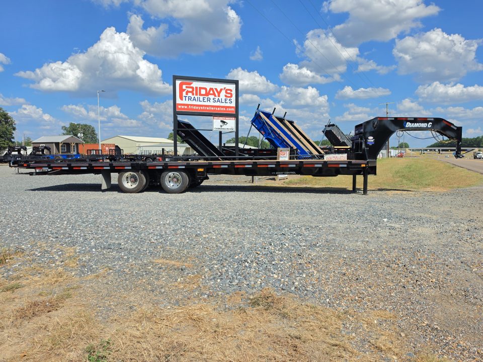 New 2027 Diamond C Trailers FMAX212 32'x102" Hydraulic Dovetail Pacesetter Edition Equipment Trailer
