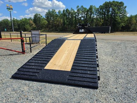New 2027 Diamond C Trailers FMAX212 32'x102" Hydraulic Dovetail Pacesetter Edition Equipment Trailer