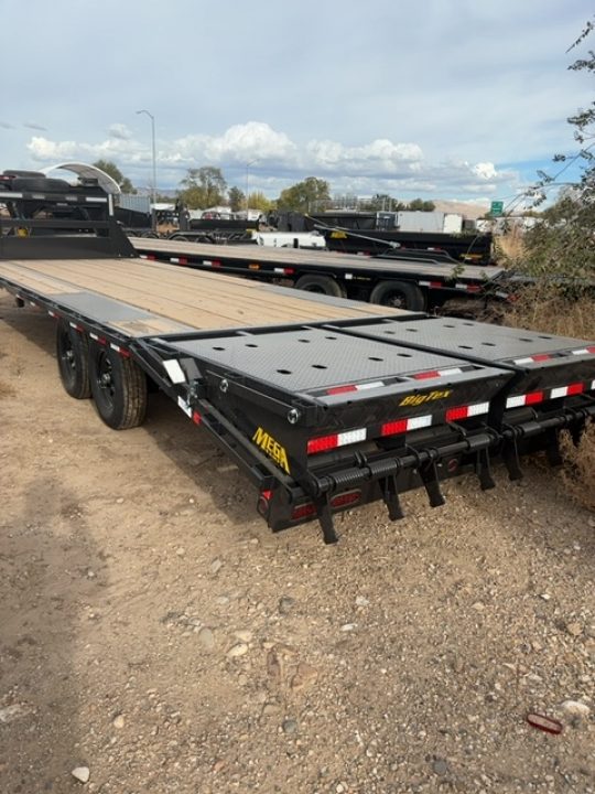 New 2027 Big Tex Trailers 20+5 GOOSENECK TRAILER 15.9K WITH MEGA RAMPS