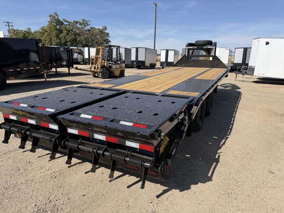 New 2027 Big Tex Trailers 20+5 TANDEM DUAL WHEEL GOOSENECK TRAILER 23.9K W/MEGA RAMPS