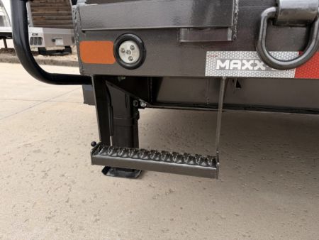 New 2027 MAXX-D 8.5-32 Tandem Dual Deckover Gooseneck Equipment Hauler 25.9K GVWR