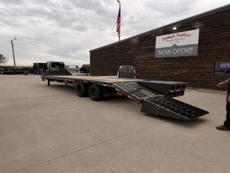 New 2027 MAXX-D 8.5-32 Tandem Dual Deckover Gooseneck Equipment Hauler 25.9K GVWR