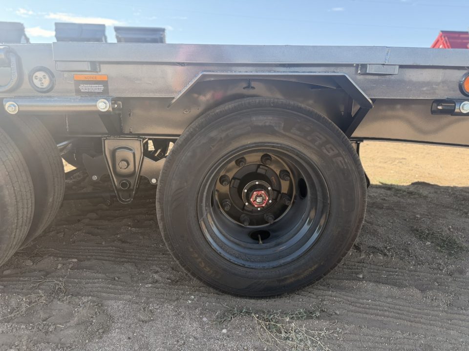 New 2027 MAXX-D 8.5-36 Tandem Dual Deckover Gooseneck Equipment Hauler W/ Hydraulic Dove Tail 30K GVWR