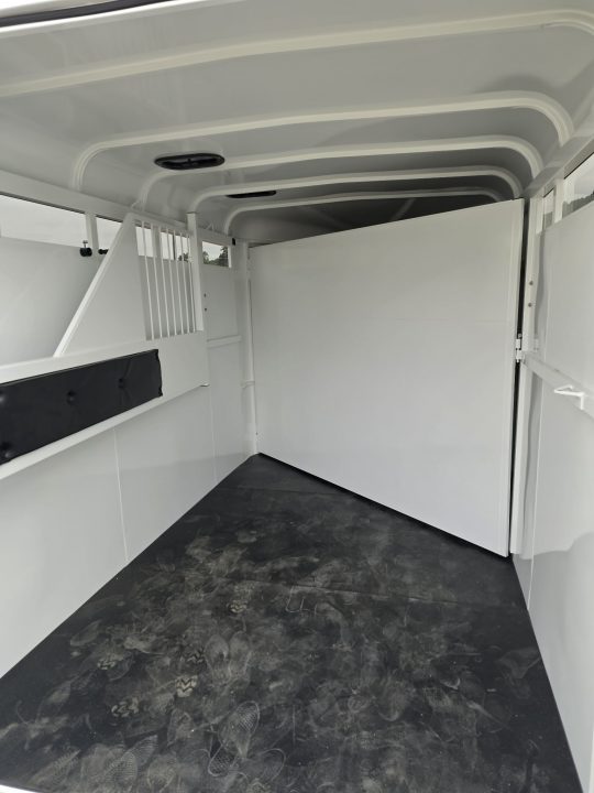 New SALE! 2027 Thuro-Bilt Wrangler 2H HORSE SLANT LOAD TRAILER 7000 GVWR