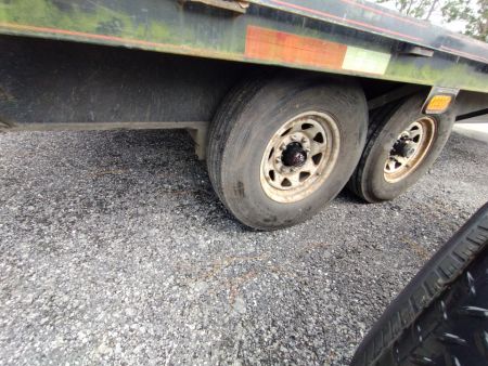 Used 2022 20'+5' DOVE TAIL / NEW BRAKES / PINTLE HITCH /NO RAMPS / Equipment Trailer