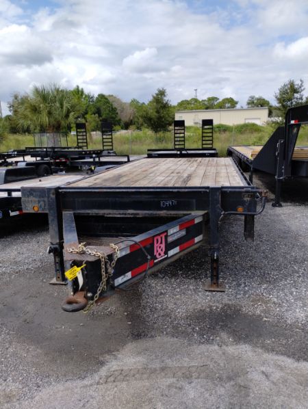 Used 2022 20'+5' DOVE TAIL / NEW BRAKES / PINTLE HITCH /NO RAMPS / Equipment Trailer
