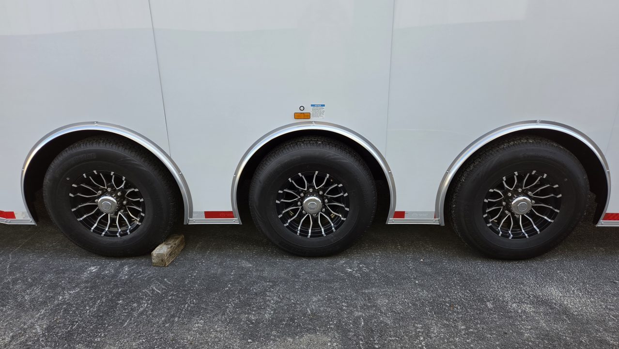 New 2027 Continental Cargo AUTOMASTER 8.5X32 TTT Car / Racing Trailer