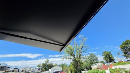 New 2027 Continental Cargo AUTOMASTER 8.5X32 TTT Car / Racing Trailer