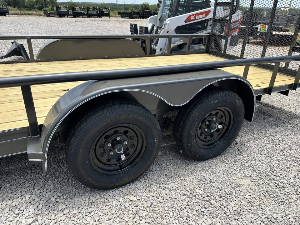 2027 7×18 Utility Trailer photo 4