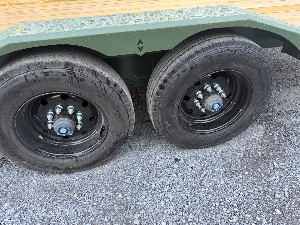 New 2027 Diamond C HXD210 GOOSENECK DRIVE OVER FENDER TILT TRAILER 102”X24’ **ABS BRAKES ** HYDRO JACKS ,