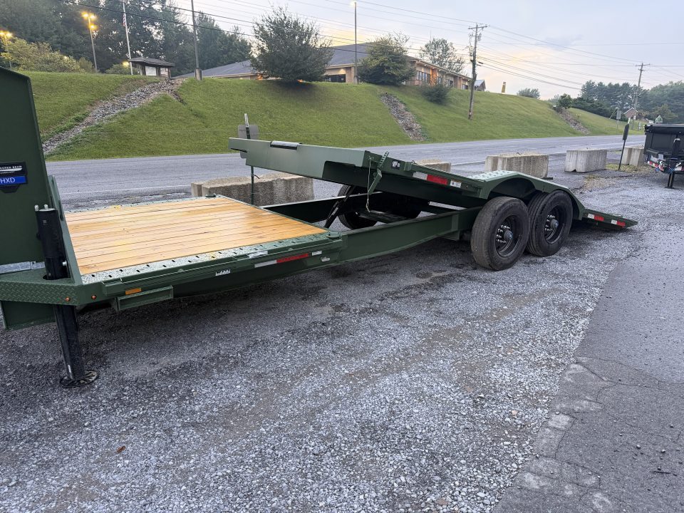 New 2027 Diamond C HXD210 GOOSENECK DRIVE OVER FENDER TILT TRAILER 102”X24’ **ABS BRAKES ** HYDRO JACKS ,