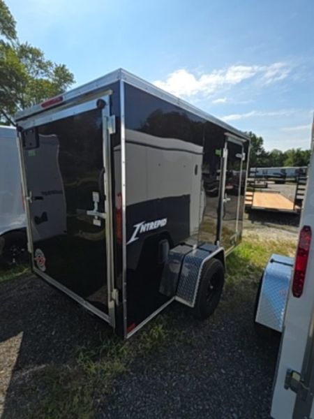 New 2027 Homesteader Trailer Enclosed trailer ramp special v nose Cargo / Enclosed Trailer