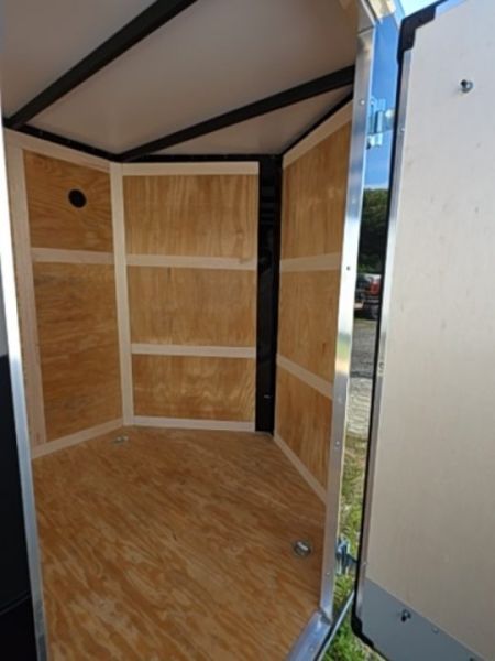 New 2027 Homesteader Trailer Enclosed trailer ramp special v nose Cargo / Enclosed Trailer