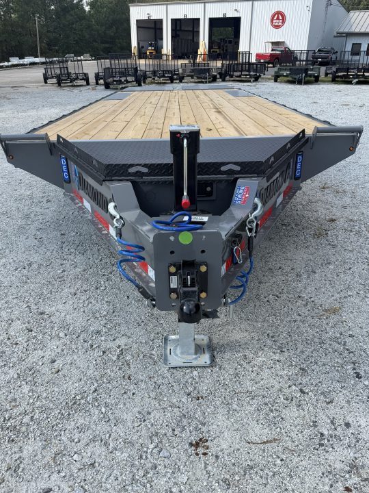 New 2027 Diamond C 8.5X24' Deckover, Max Ramps, DEC 208
