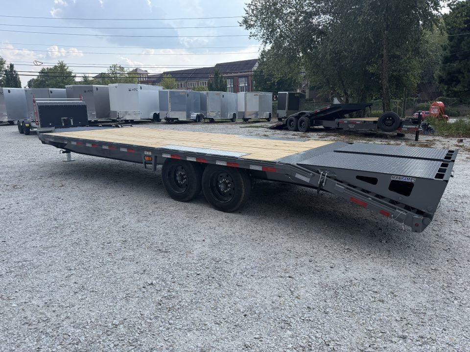 New 2027 Diamond C 8.5X24' Deckover, Max Ramps, DEC 208