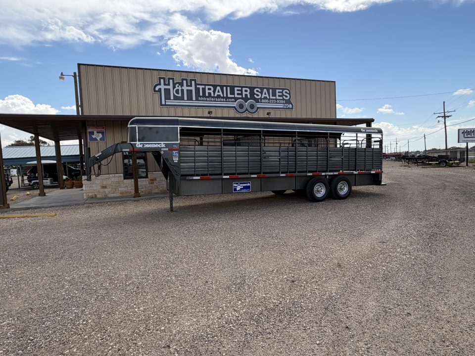 2027 7×24 Horse Livestock Trailer