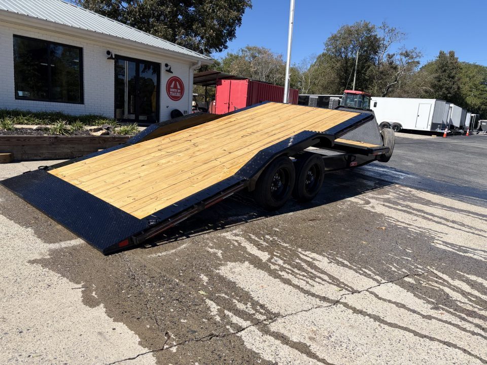 New 2027 Diamond C 8.5x22' Equipment, 18' Tilt, 4' Stationary HXD208