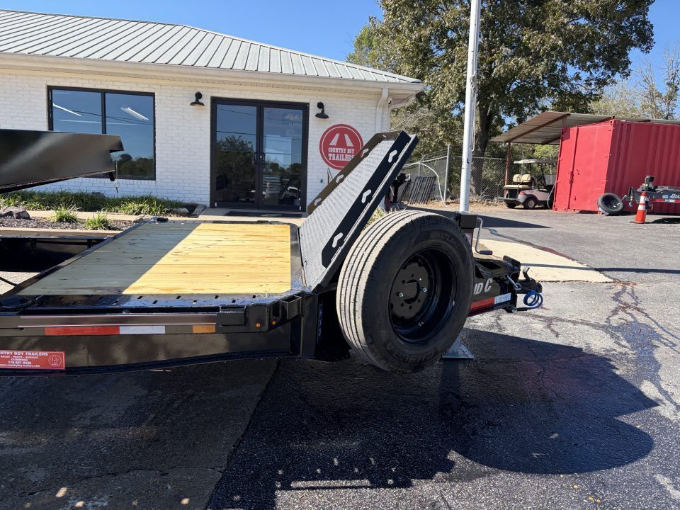 New 2027 Diamond C 8.5x22' Equipment, 18' Tilt, 4' Stationary HXD208