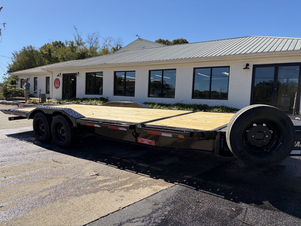 New 2027 Diamond C 8.5x22' Equipment, 18' Tilt, 4' Stationary HXD208
