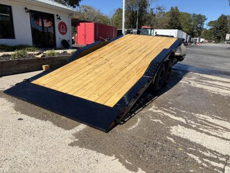 New 2027 Diamond C 8.5x22' Equipment, 18' Tilt, 4' Stationary HXD208