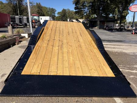 New 2027 Diamond C 8.5x22' Equipment, 18' Tilt, 4' Stationary HXD208