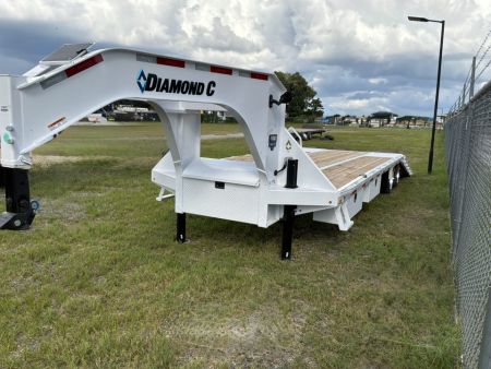 New 2027 Diamond C FMAX212 GOOSENECK TRAILER PACESETTER EDITION DISC BRAKES, HYDRO DOVE & JACKS 17.5 ALUMINIUM OUTER RIMS