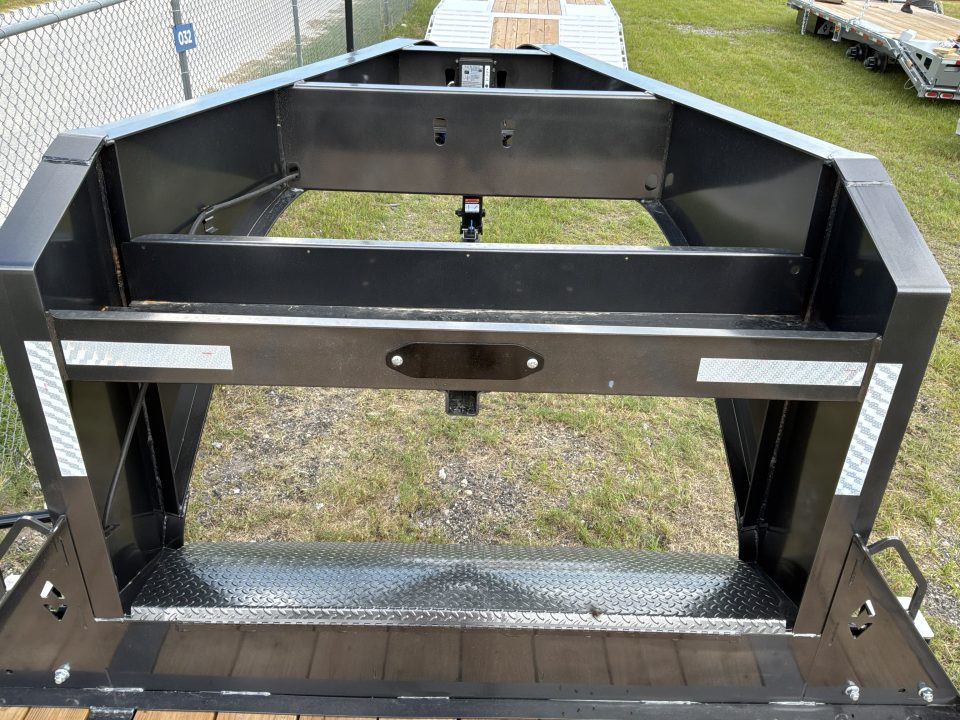 New 2027 Diamond C FMAX208 GOOSENECK TRAILER 23+5. ***ABS BRAKES*** MAX RAMPS CURT CUSHION CUPLER , 2 SPEED DROP LEG JACKS