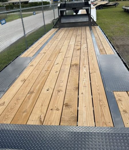 New 2027 Diamond C FMAX208 GOOSENECK TRAILER 23+5. ***ABS BRAKES*** MAX RAMPS CURT CUSHION CUPLER , 2 SPEED DROP LEG JACKS