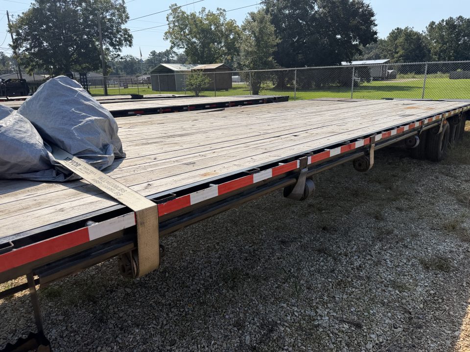 2023 Load Trail USED photo 8