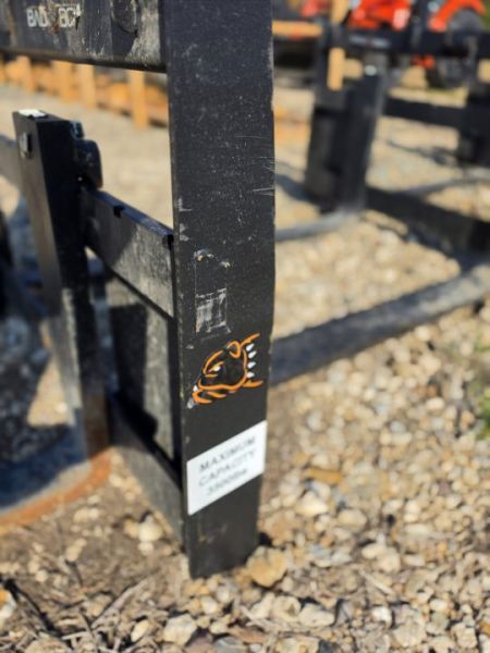 New 2027 Bad Boy 48" Heavy Duty Pallet Forks Implements