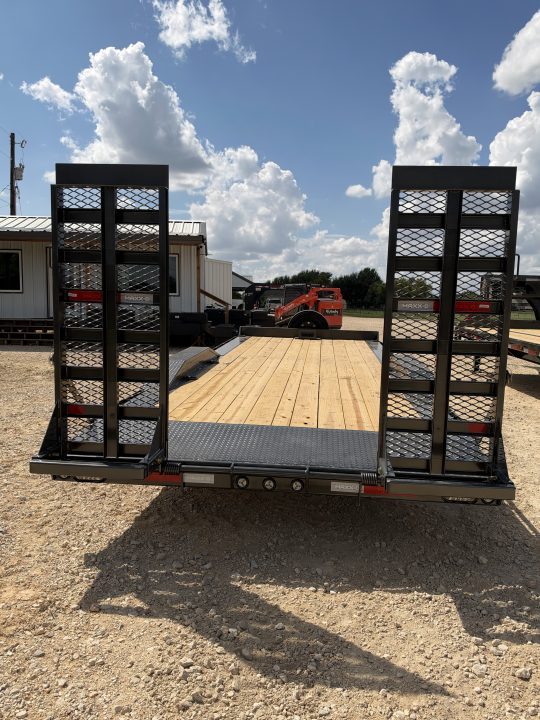 New 2027 MAXX-D H8X10224-8922 Equipment Trailer