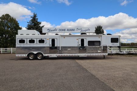 Used 2004 Sundowner 3 Horse LQ Mid-tack Trailer