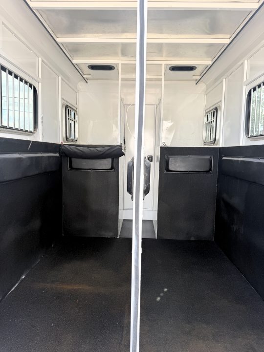 Used 2008 Trails West ROYALE Straight load Horse Trailer