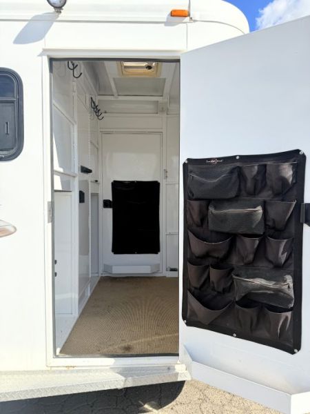 Used 2008 Trails West ROYALE Straight load Horse Trailer