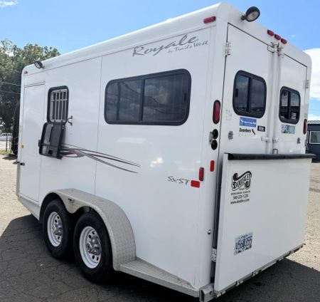 Used 2008 Trails West ROYALE Straight load Horse Trailer