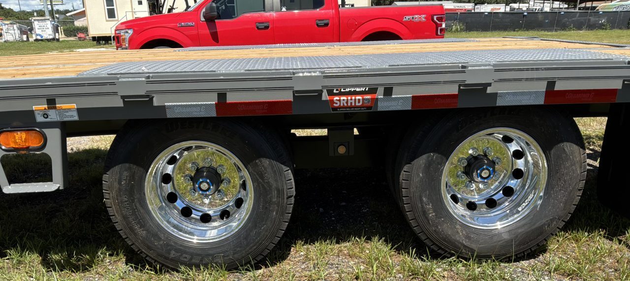 New 2027 Diamond C FMAX210 GOOSENECK TRAILER MAX RAMPS ***ABS BRAKES*** ALUMINUM OUTER RIMS
