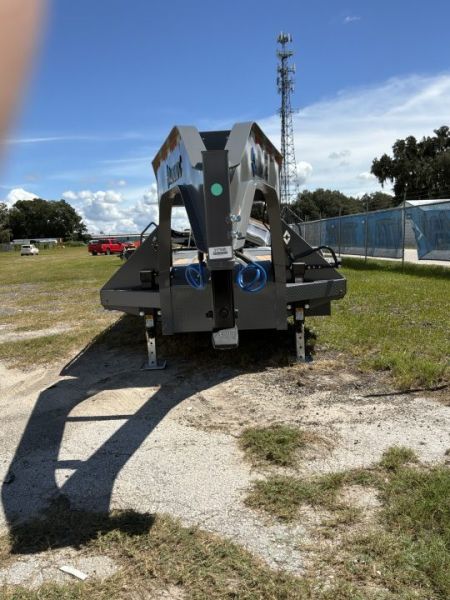 New 2027 Diamond C FMAX210 GOOSENECK TRAILER MAX RAMPS ***ABS BRAKES*** ALUMINUM OUTER RIMS