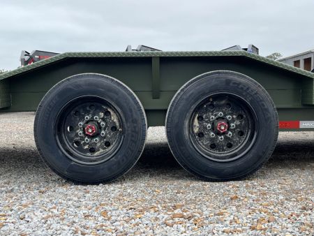 New 2027 MAXXD 102" X 28' 18K Gooseneck Power Tilt Trailer