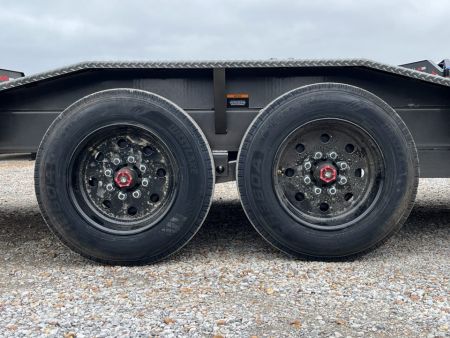 New 2027 MAXXD Gooseneck Trailer | 102" x 32' 18K GVWR