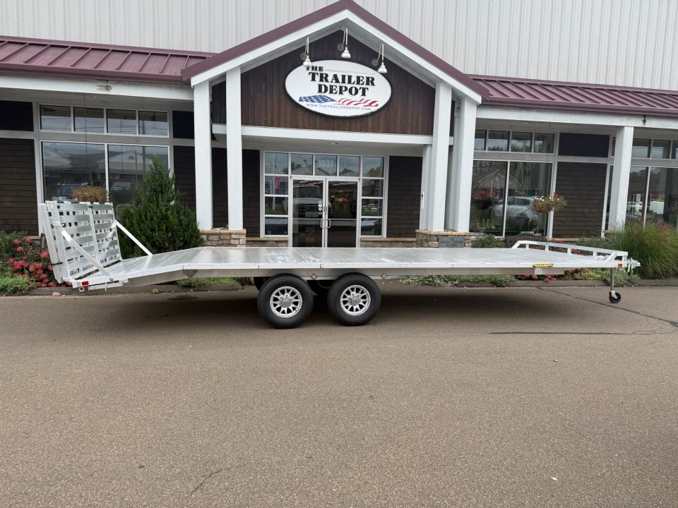 New Aluma 8'4" x 24' Deckover with Bi-Fold Tailgate 9.9K