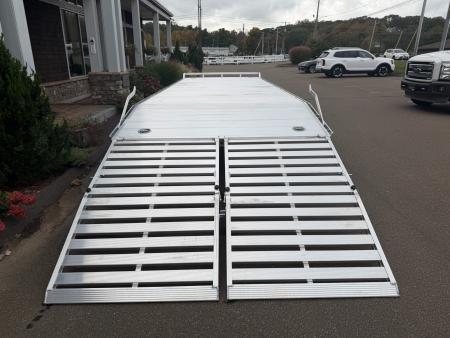 New Aluma 8'4" x 24' Deckover with Bi-Fold Tailgate 9.9K