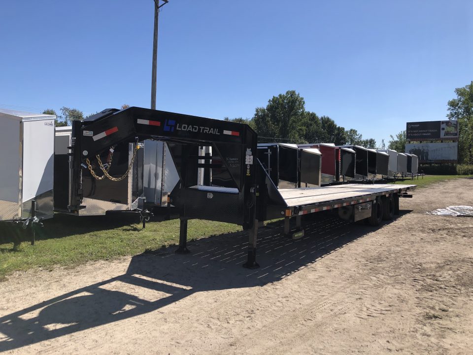 New 2026 Load Trail 32' W/ HYD DOVE AND JACKS Gooseneck Bodies