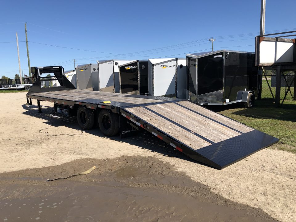 New 2026 Load Trail 32' W/ HYD DOVE AND JACKS Gooseneck Bodies