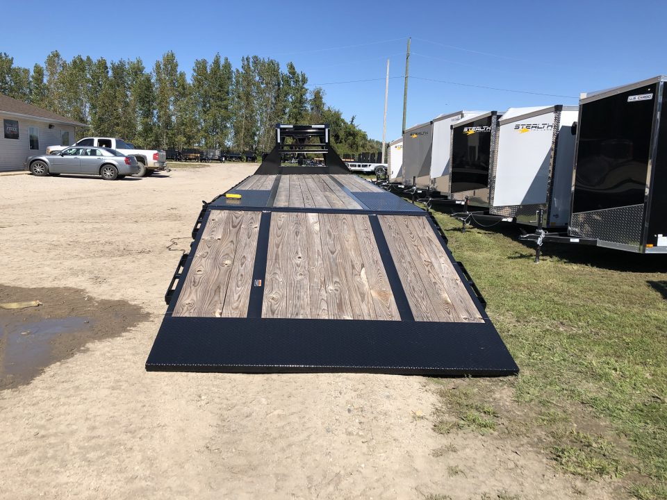 New 2026 Load Trail 32' W/ HYD DOVE AND JACKS Gooseneck Bodies