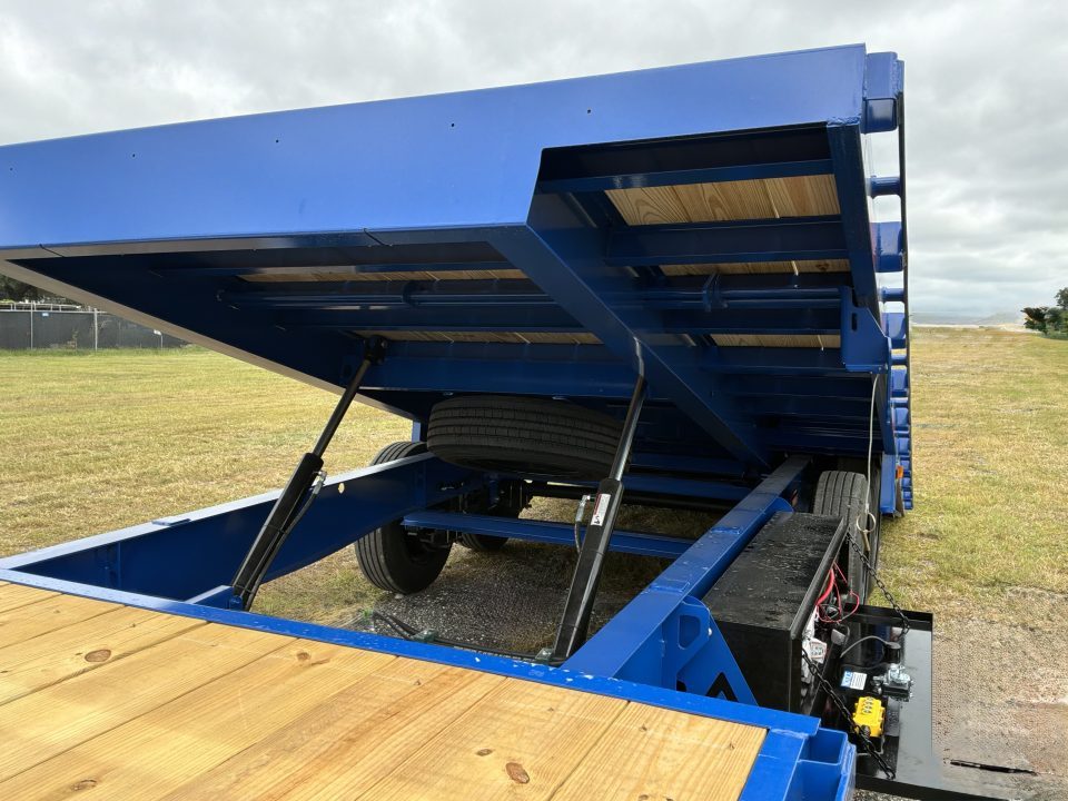 New 2027 Diamond C DET208 DECK OVER POWER TILT TRAILER, HYDRO JACK , WIRELESS REMOTE, SOLAR CHARGER