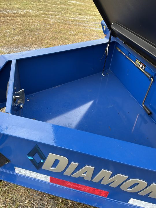 New 2027 Diamond C DET208 DECK OVER POWER TILT TRAILER, HYDRO JACK , WIRELESS REMOTE, SOLAR CHARGER