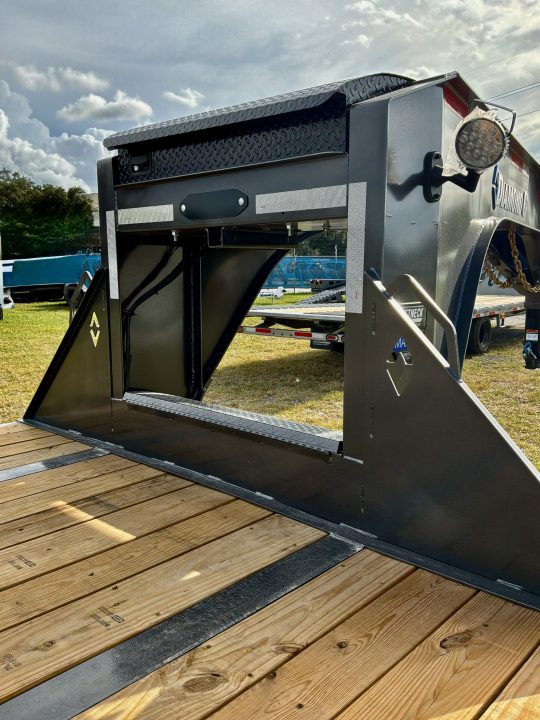 New 2027 Diamond C FMAX212 GOOSENECK TRAILER 102”X40’ PACESETTER ,HYDRO DOVE & JACKS, DISC BRAKES 17.5 ALUMINUM OUTER RIMS