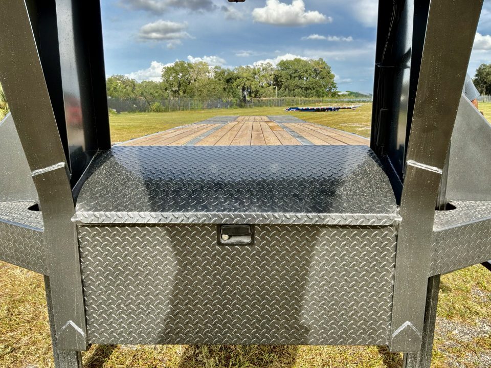 New 2027 Diamond C FMAX212 GOOSENECK TRAILER 102”X40’ PACESETTER ,HYDRO DOVE & JACKS, DISC BRAKES 17.5 ALUMINUM OUTER RIMS